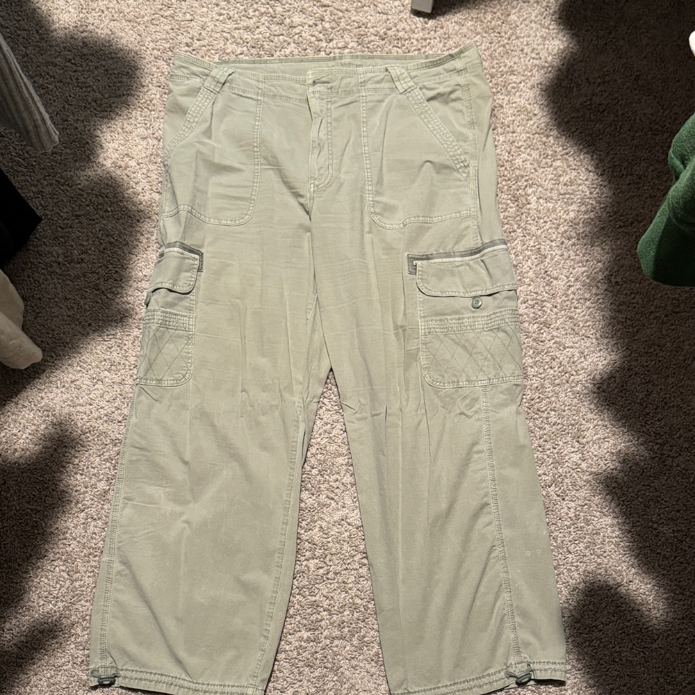 Women’s Olive Cargo Pants